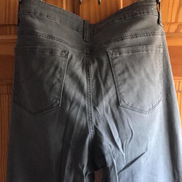 Grey pants - Picture 4 of 5